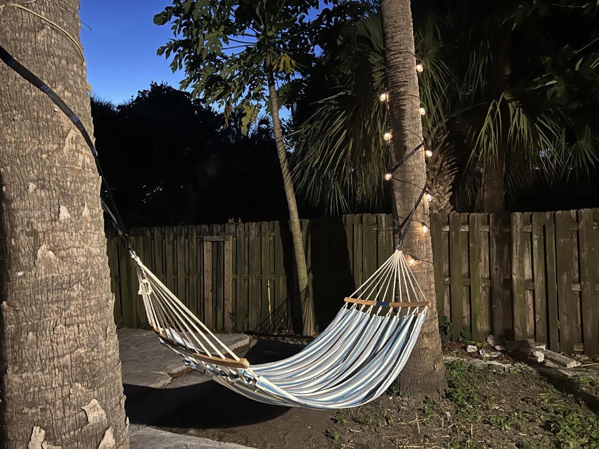 FrontenacPoolside Cocoa Oasis W/ Tiki Bar!别墅 外观 照片